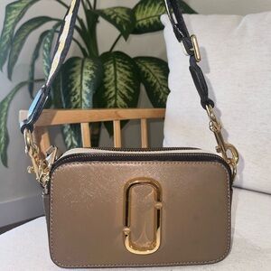 MARC JACOBS SNAPSHOT COLORBLOCK NEUTRAL COLORS SAFFIANO LEATHER CROSSBODY BAG